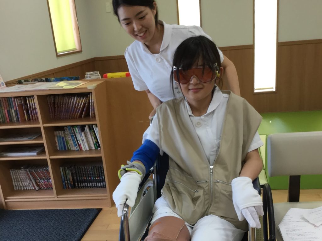 高齢者体験の様子